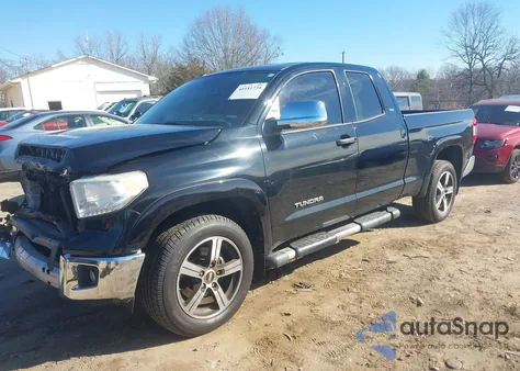 2015 Toyota Tundra Sr5 4.6L V8 z USA, uszkodzony, nr VIN 5TFRM5F14FX094165